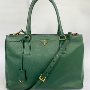🔴SOLD🔴 Prada Galleria Saffiano Leather Billiard Green